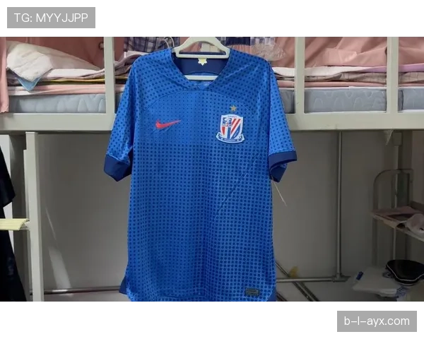 中超新赛季球衣亮相:融合球队精神与时尚设计引关注 中超新赛季球衣亮相:融合球队精神与时尚设计引关注