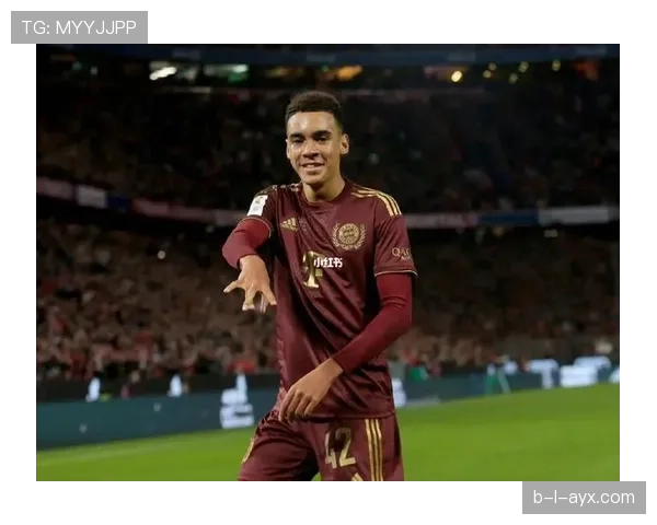 穆西亚拉:半空间持球突破撕裂防线的核心武器 穆西亚拉:半空间持球突破撕裂防线的核心武器